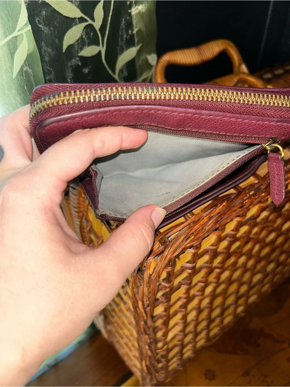 Fossil Jori RFID Zip Clutch Red Wine Leather Wristlet Wallet -GUC-